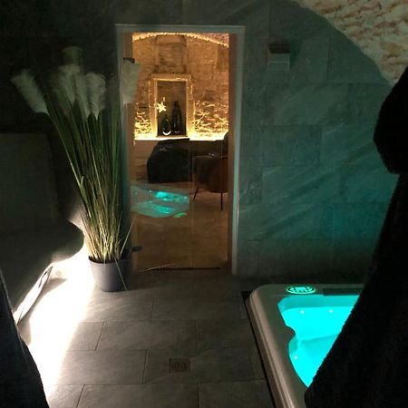 Jaccuzi & Spa Des Caves Stanislas Apartment Nancy Exterior photo