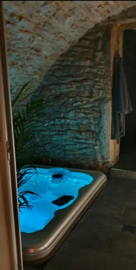 Jaccuzi & Spa Des Caves Stanislas Apartment Nancy Exterior photo